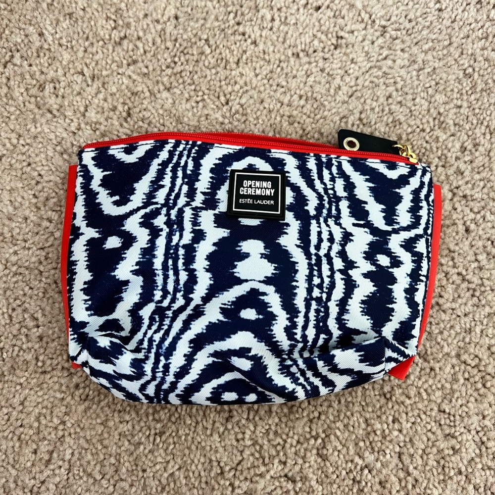 Travel makeup bag
